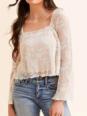 Buckle Women's Cream Lace Square-Neck Bell Sleeve Top